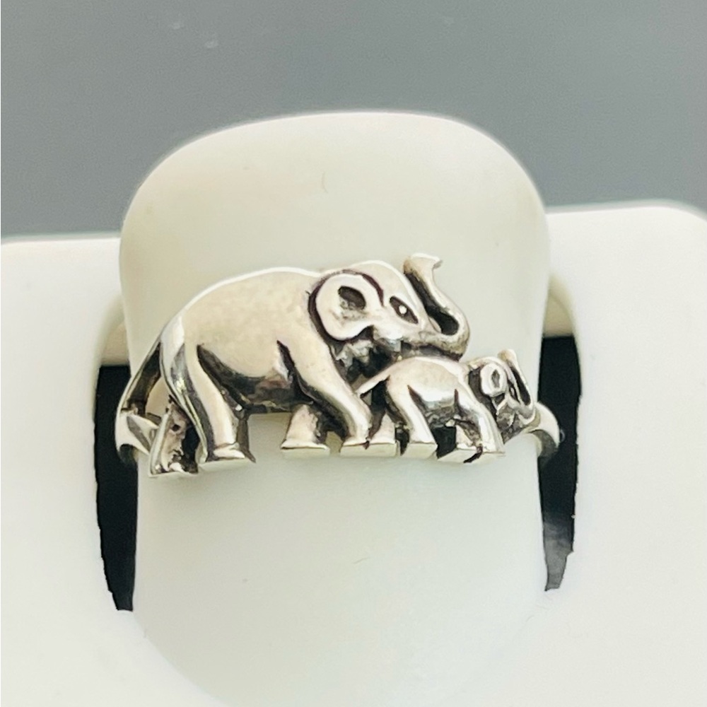 Solid 925 Silver Elephant Ring Size 6 - image 1